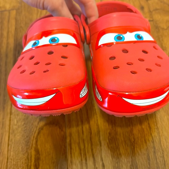 Cars Lightning McQueen Crocs- light up front- size C13 - Picture 3 of 5